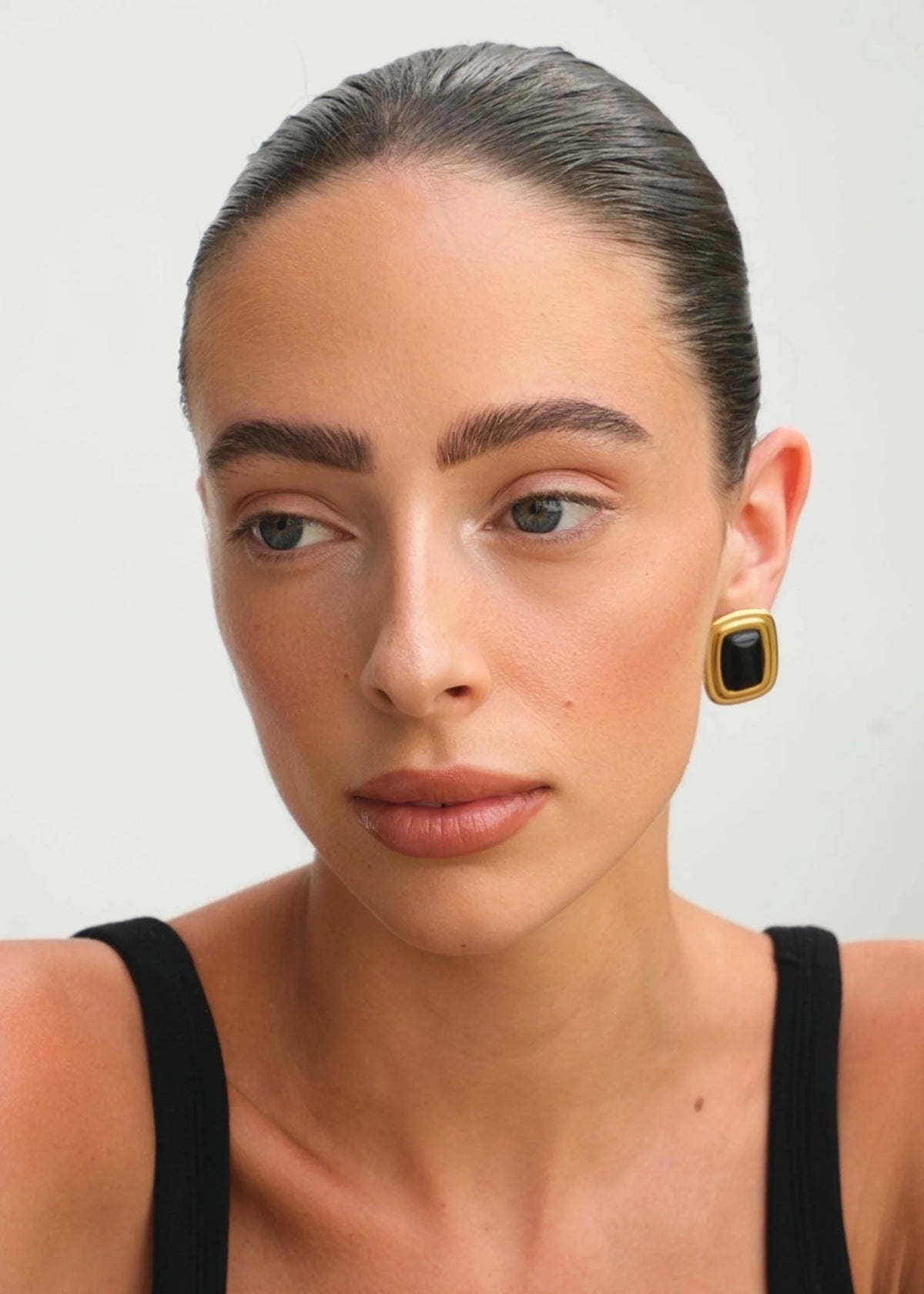 Lysa | Gold Earrings with Black Stone Frame 1