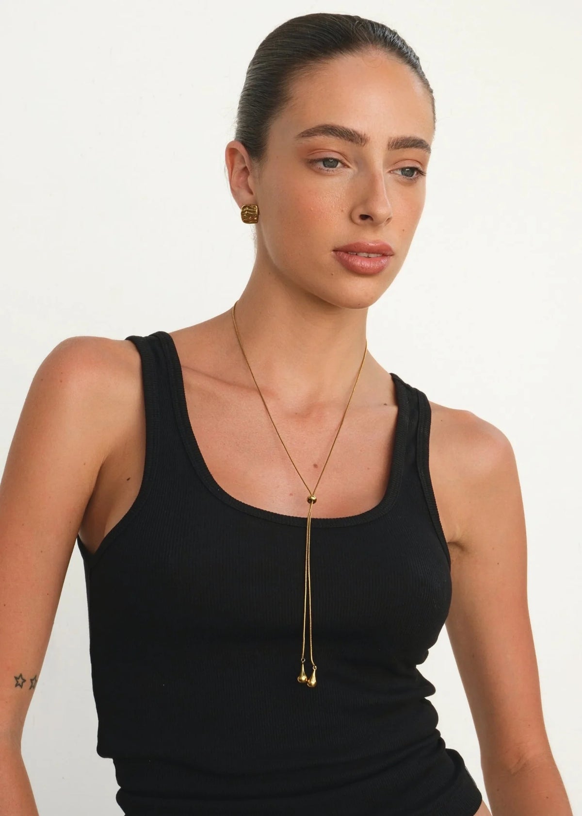 Naia Lariat Gold Necklace | Adjustable Length Elegant Accessory 4