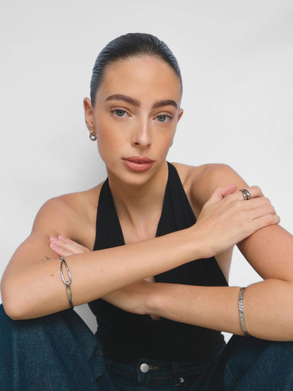 Solé | Adjustable Textured Bangle for Women 4